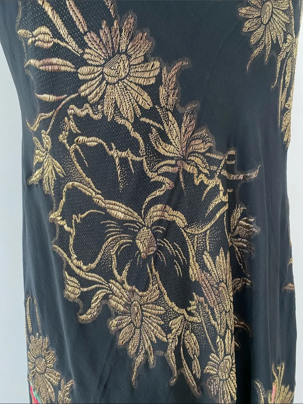 Artisan 100% Silk Embroidered Shawl Hand-Rolled Hem Hand-Knotted Fringe